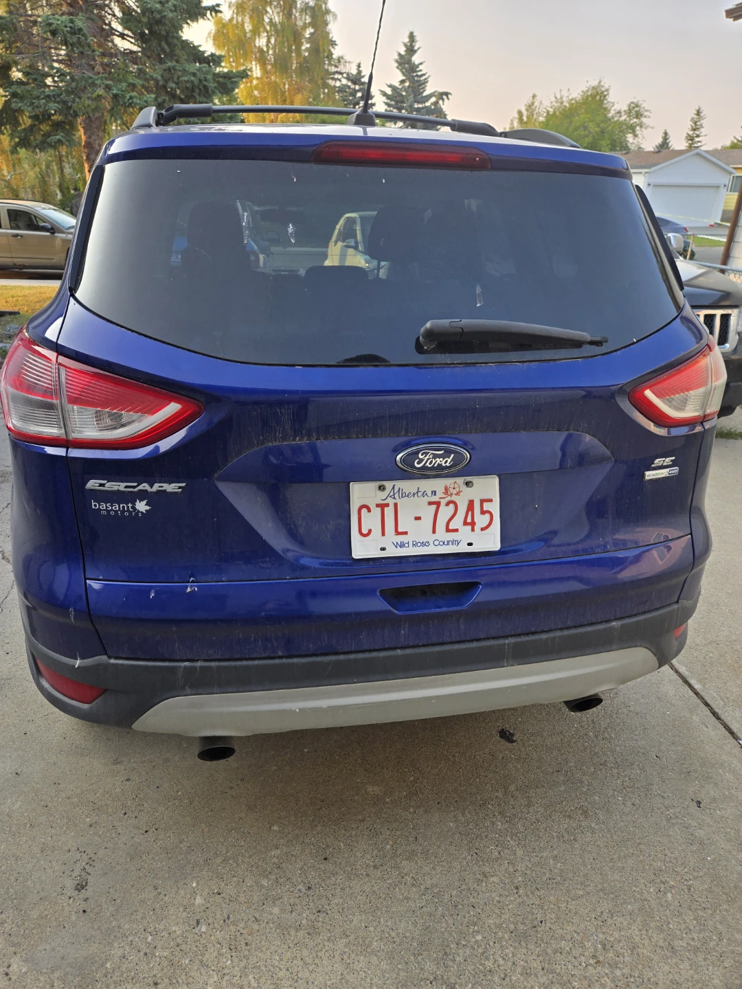 Blue Ford Escape - photo 4