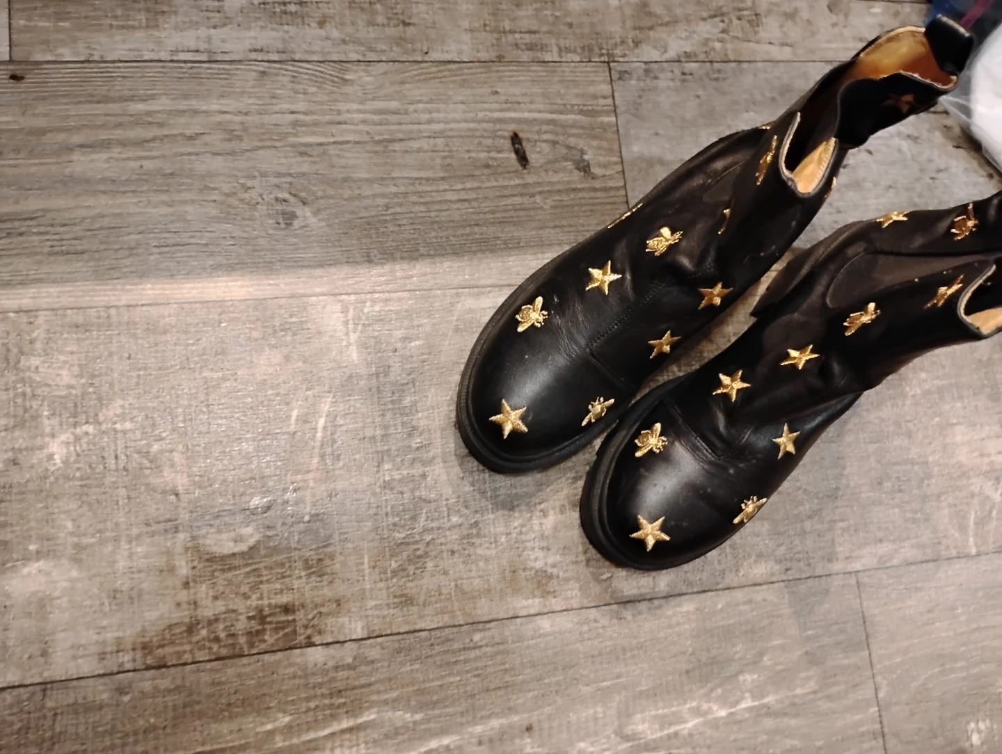GUCCI. Black Leather Boots with Star and Bee Embellishments - photo 2