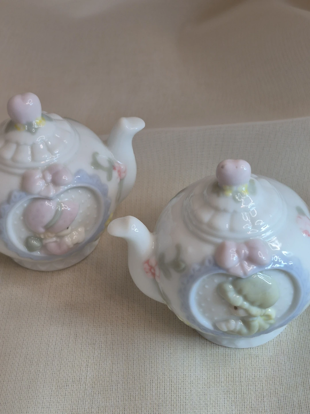 Precious Moments Porcelain Salt & Pepper Shaker Set - photo 5