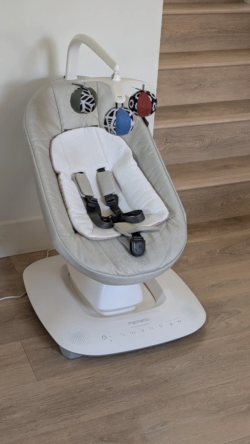 4moms mamaRoo Baby Swing – Like New – Wi-Fi & Bluetooth - photo 4
