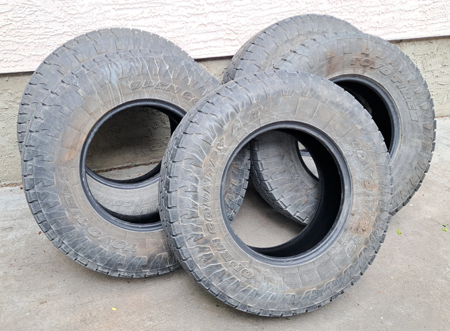 TOYO AT3 255/80R17