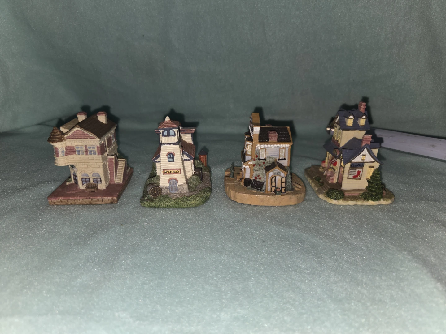 Collection of 4 Miniature Buildings - photo 2