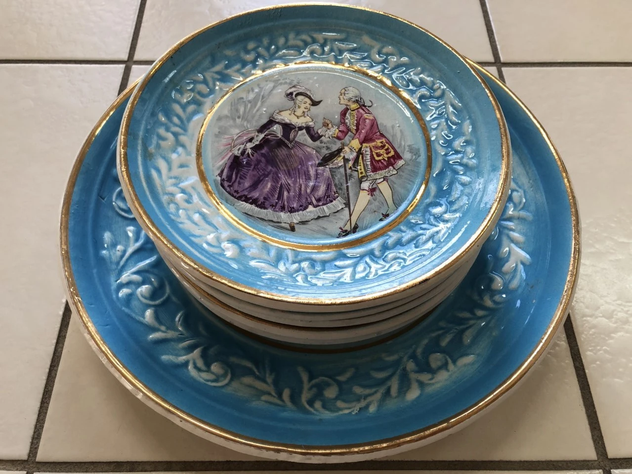 Vintage Decorative Ceramic semi-Bowl & Plates Set - photo 2