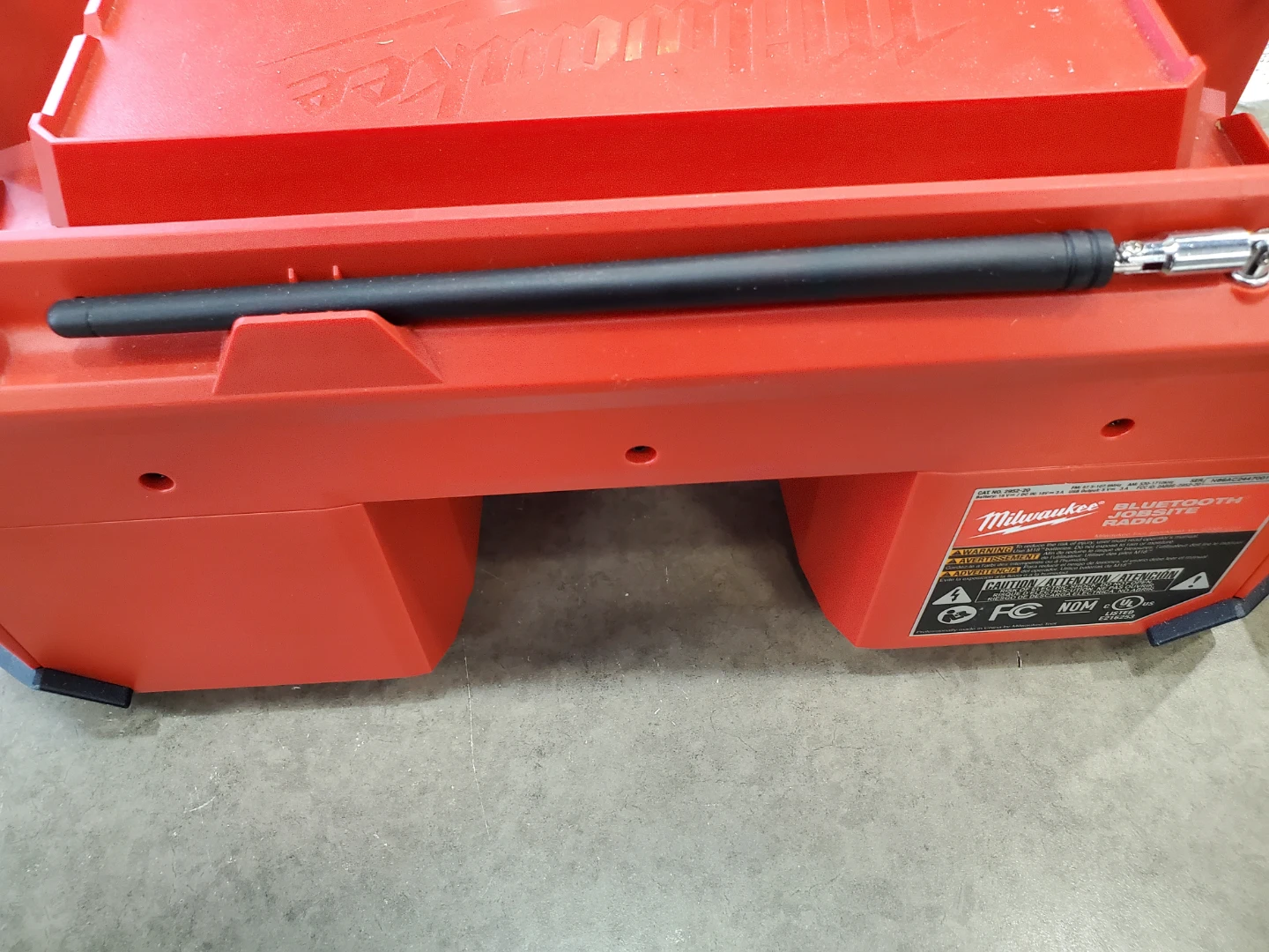 Milwaukee M18 Bluetooth Radio - photo 4