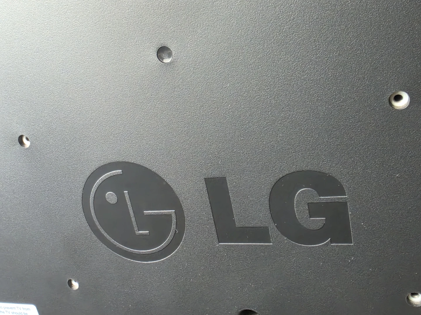 LG 32" LCD TV - photo 3