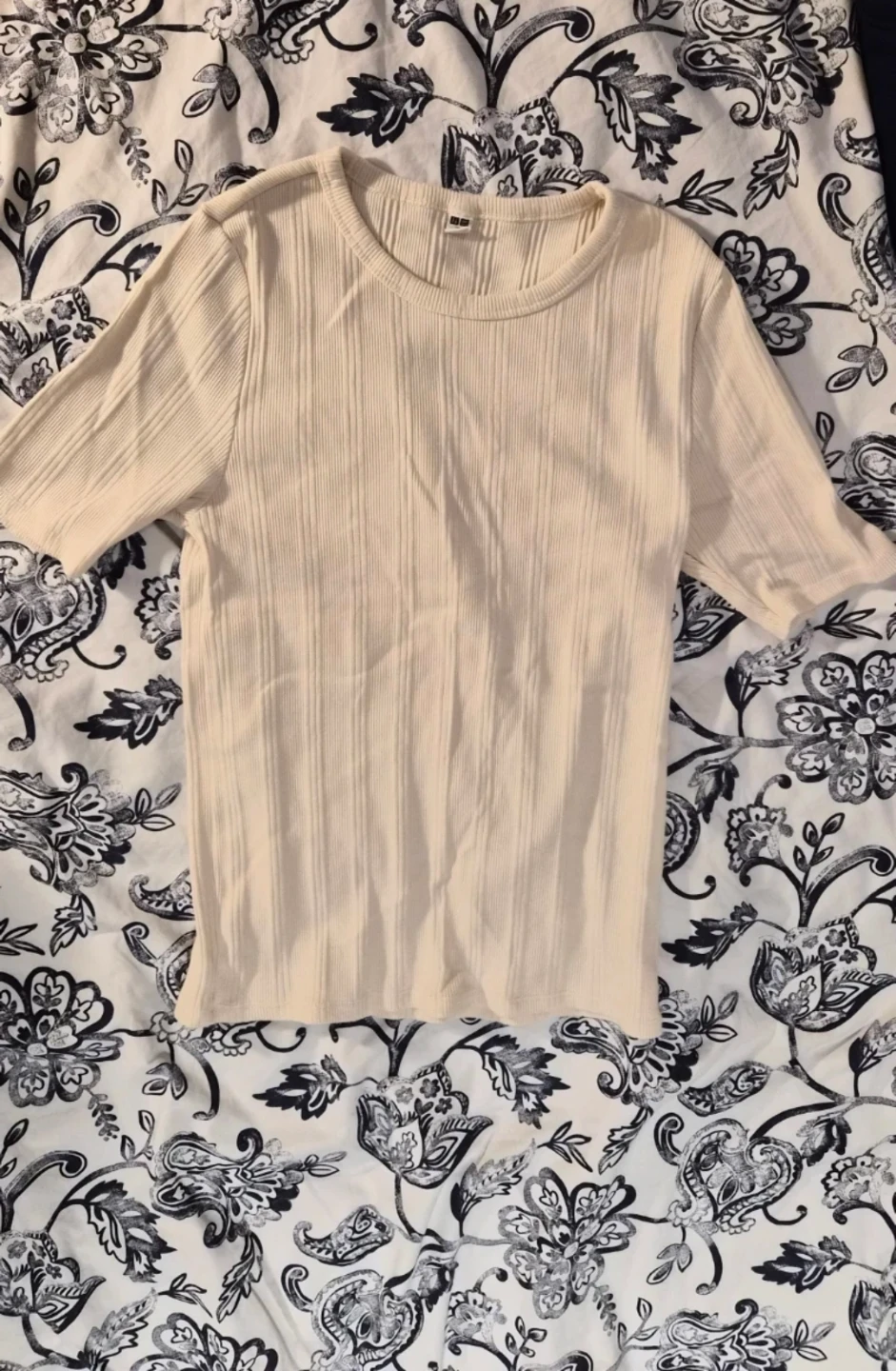 UNIQLO Ribbed T-Shirt