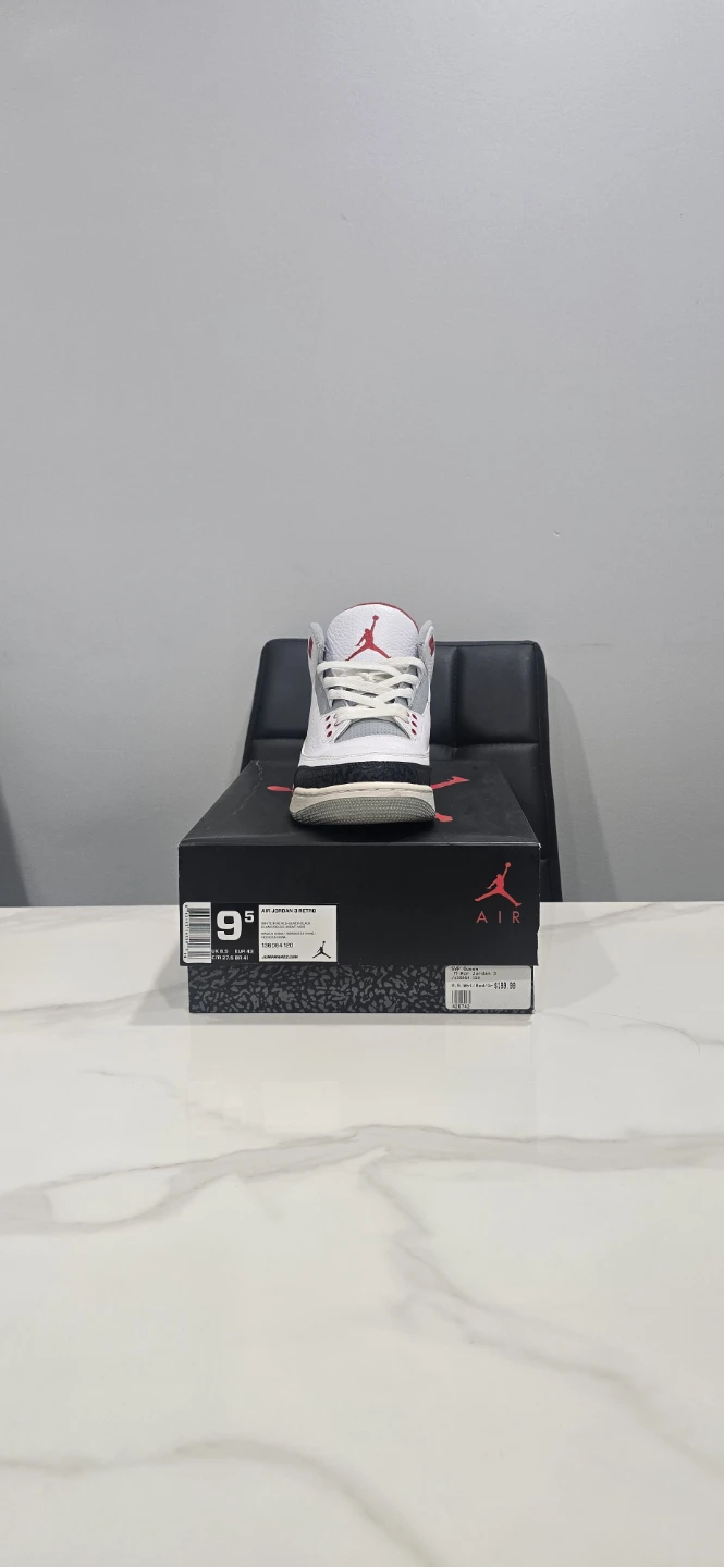Air Jordan 3 Fire Red size 9.5 - photo 4