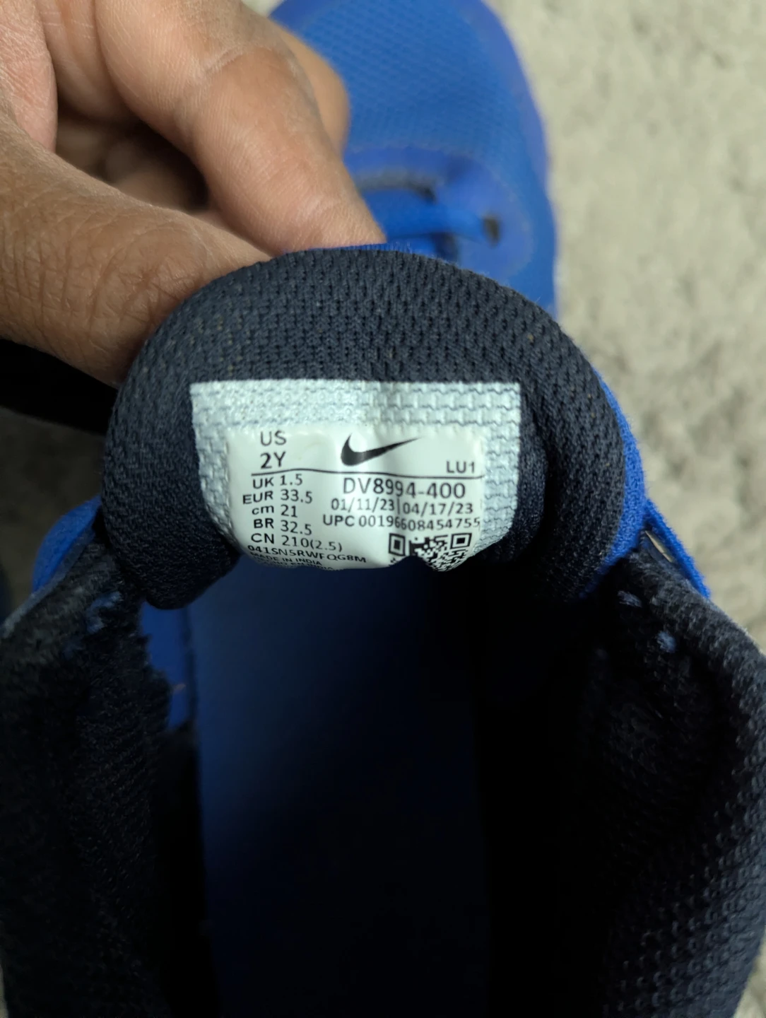 Nike Team Hustle D 11 Kids Basketball Shoes - photo 4