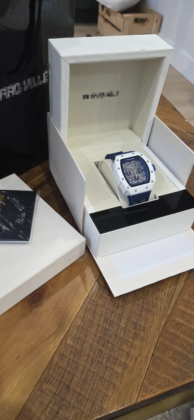Luxury Style Watch – White & Navy Blue