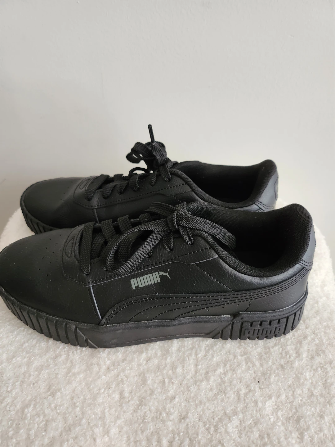 Woman's Puma Sneakers - photo 2