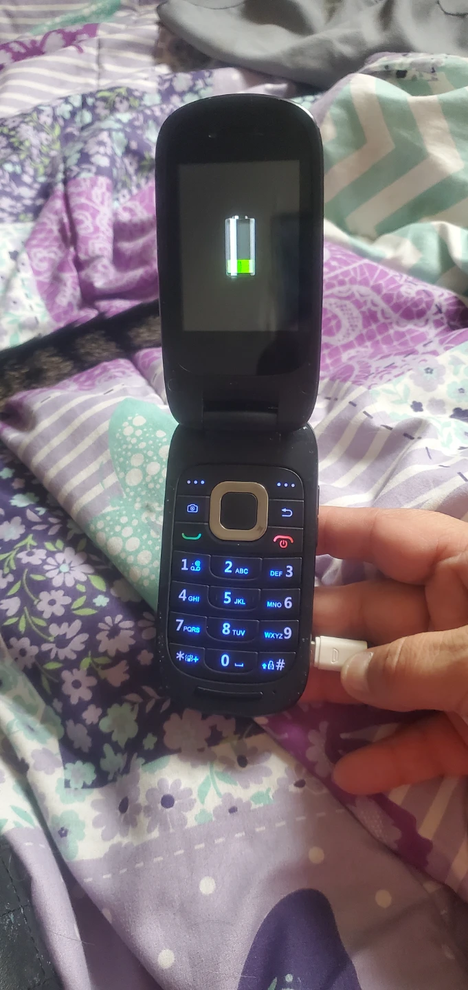 Pay as you go flip phone - photo 3