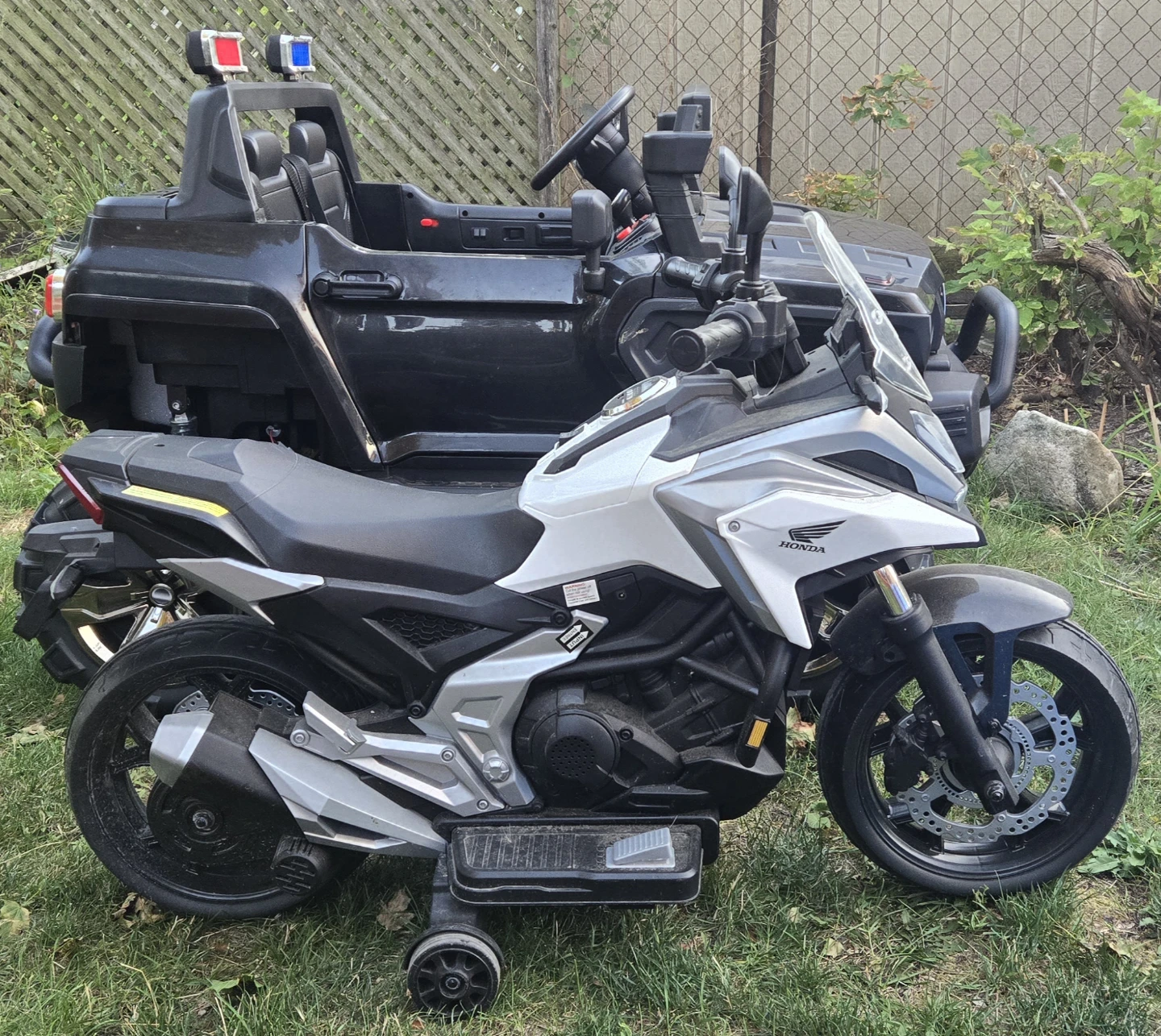 Honda Ride-On Motorcycle and car - photo 2