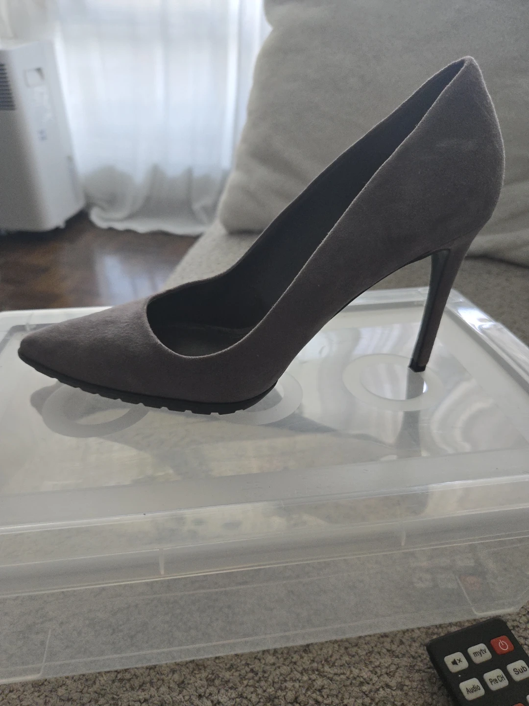 Enzo Angiolini Grey Suede Pumps - Size 8M