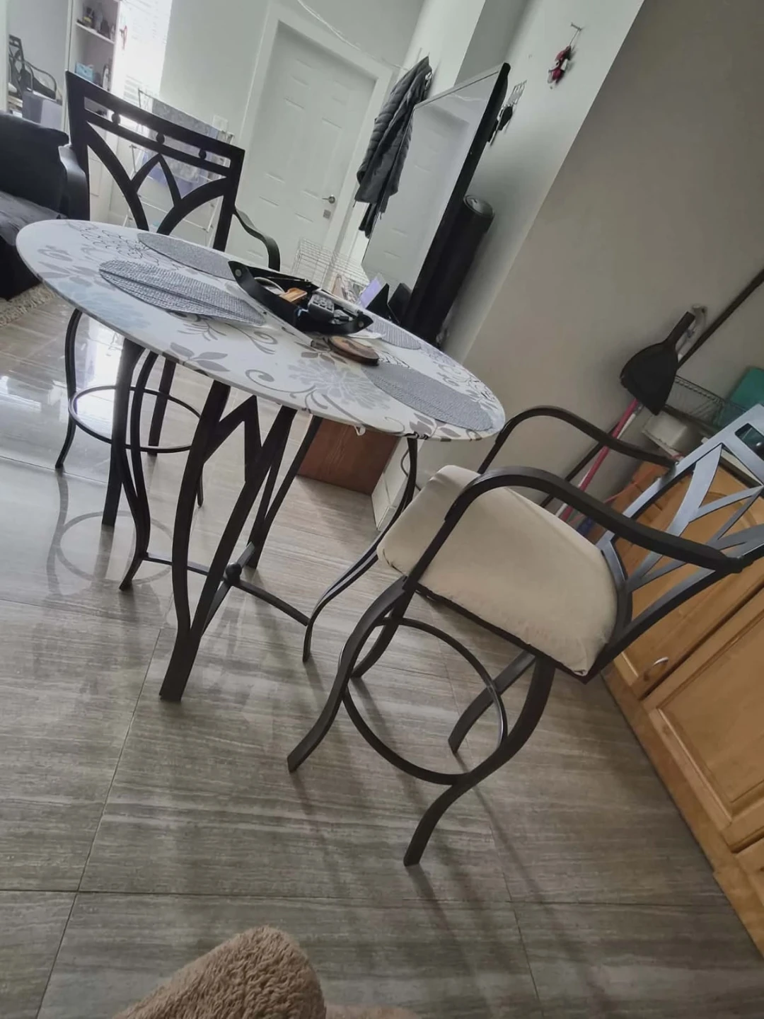 Glass table & four swivel chair
