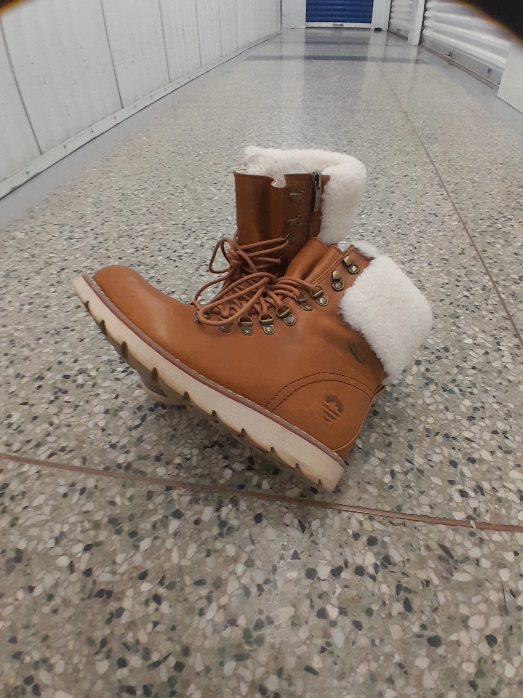 Royal Canadian Women's Leather Winter Boots Size 9 - photo 3