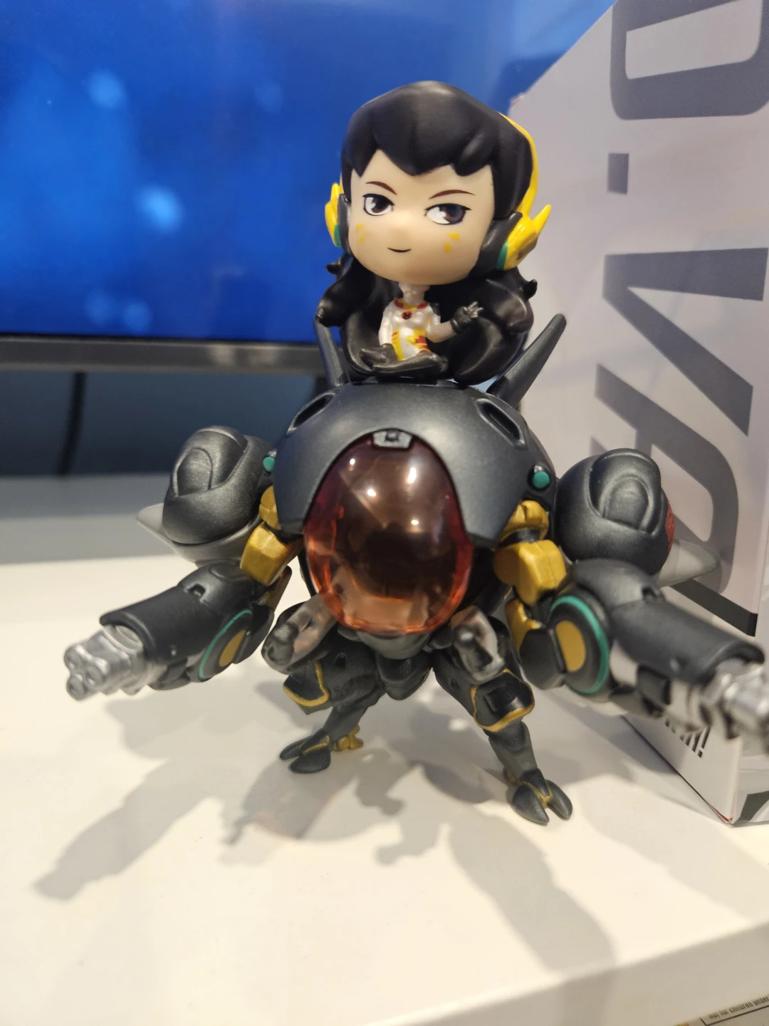 Cute but deadly d.va and mech - photo 4