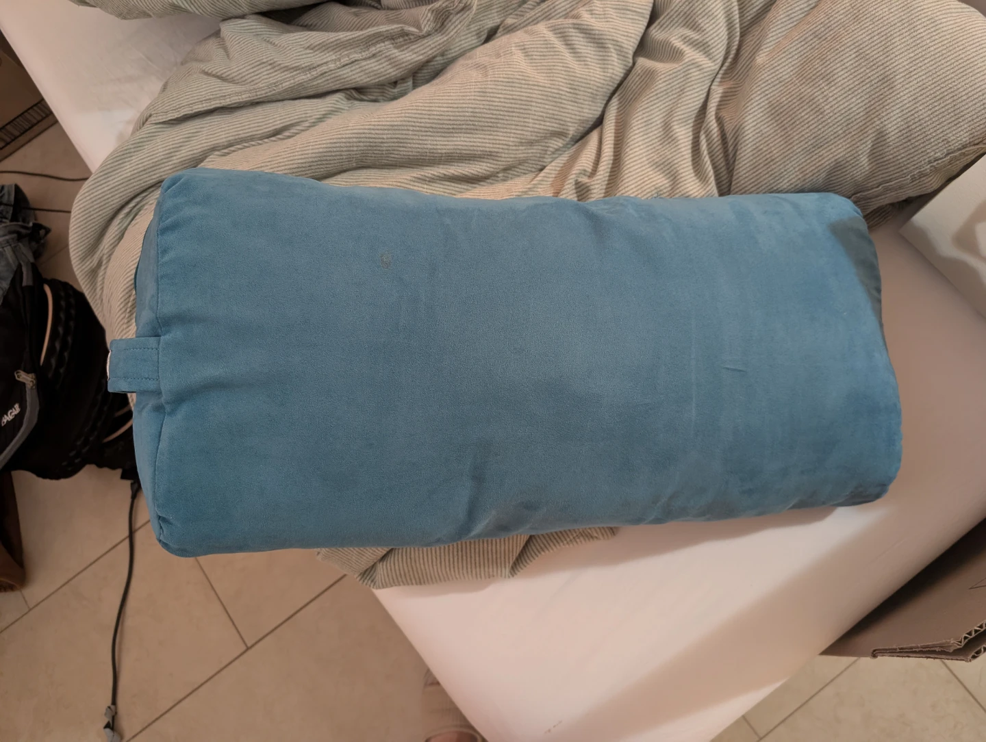 Free - GAIAM Bolster Pillow - photo 2
