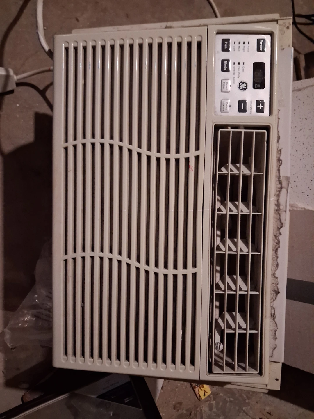 Frigidaire Window Air Conditioner - photo 5