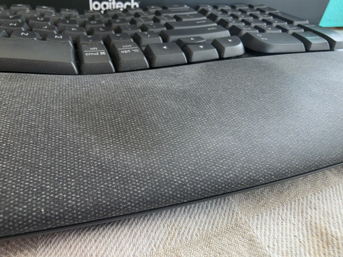 Logitech Wave Keys MK670 Combo Keyboard and Mouse - photo 4