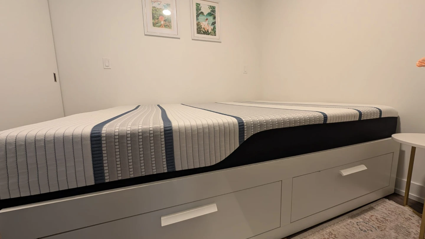 Queen Mattress - Serta iComfort TempActiv - photo 2