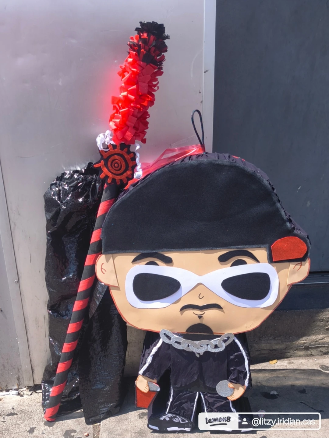 Personalized piñatas