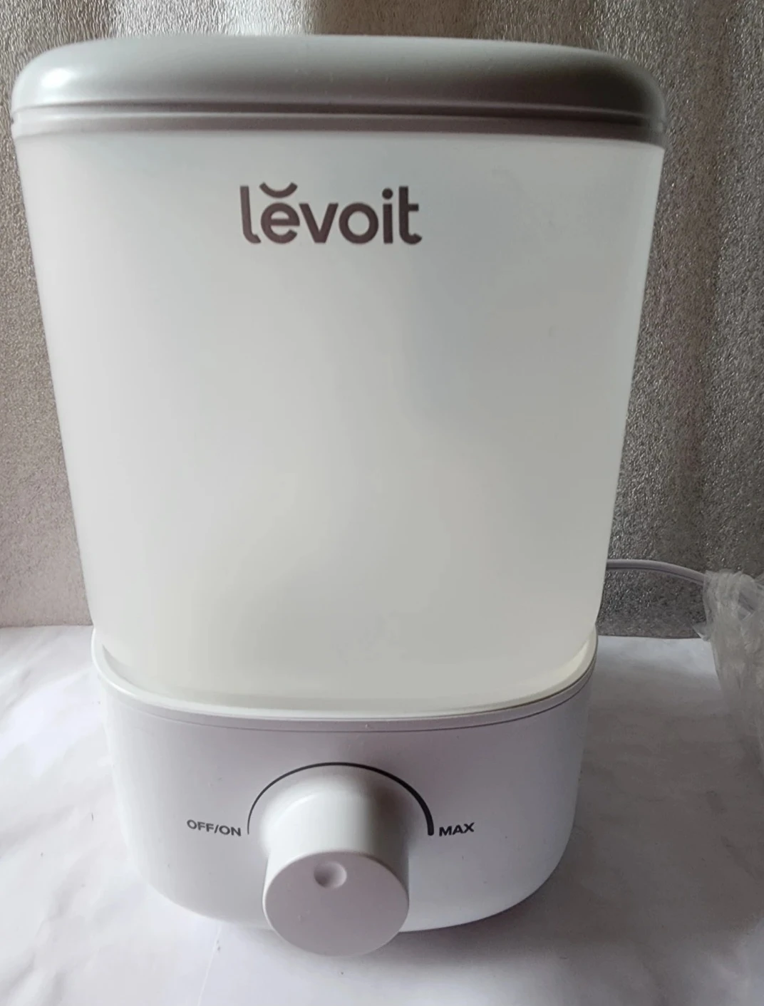 HUMIDIFIER ( NEW IN BOX)