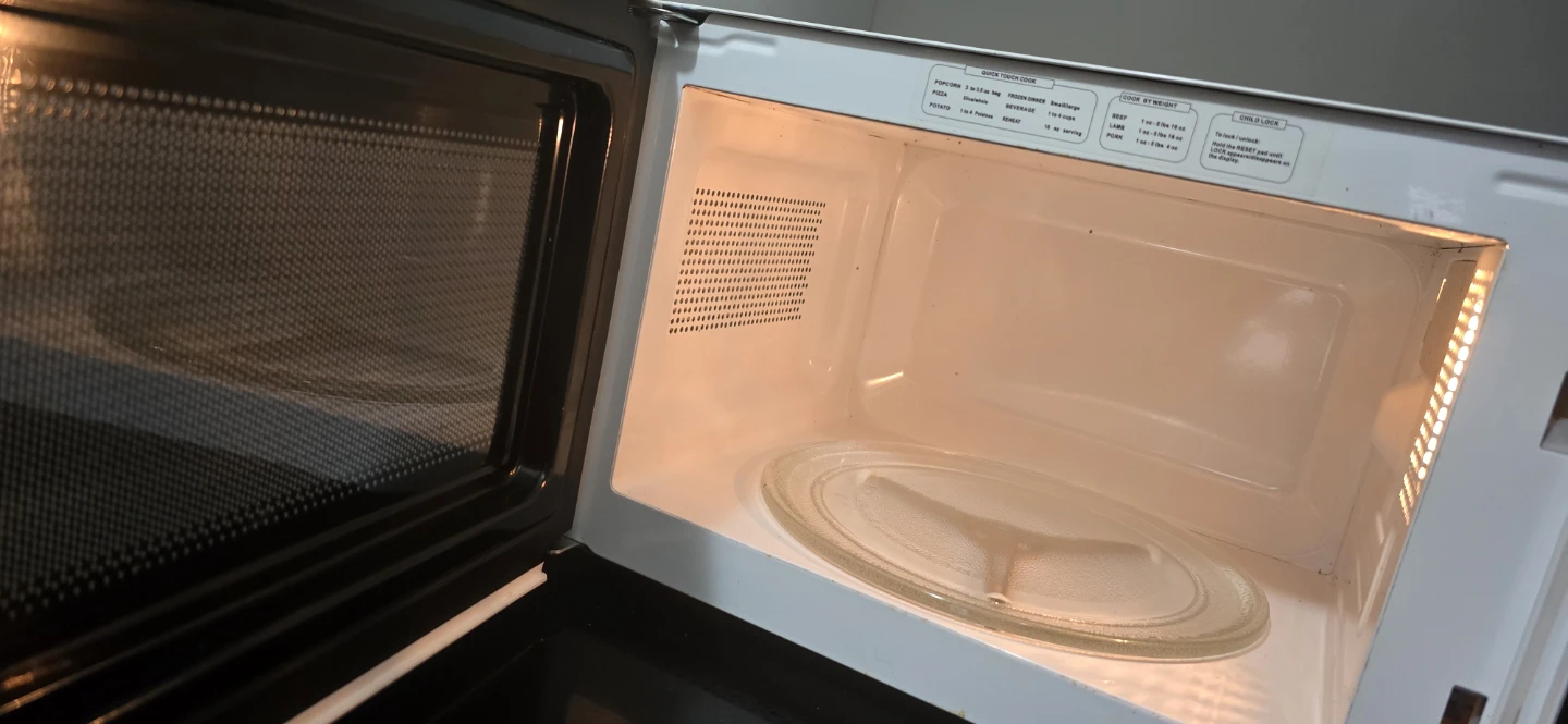 RCA Microwave Oven - photo 3