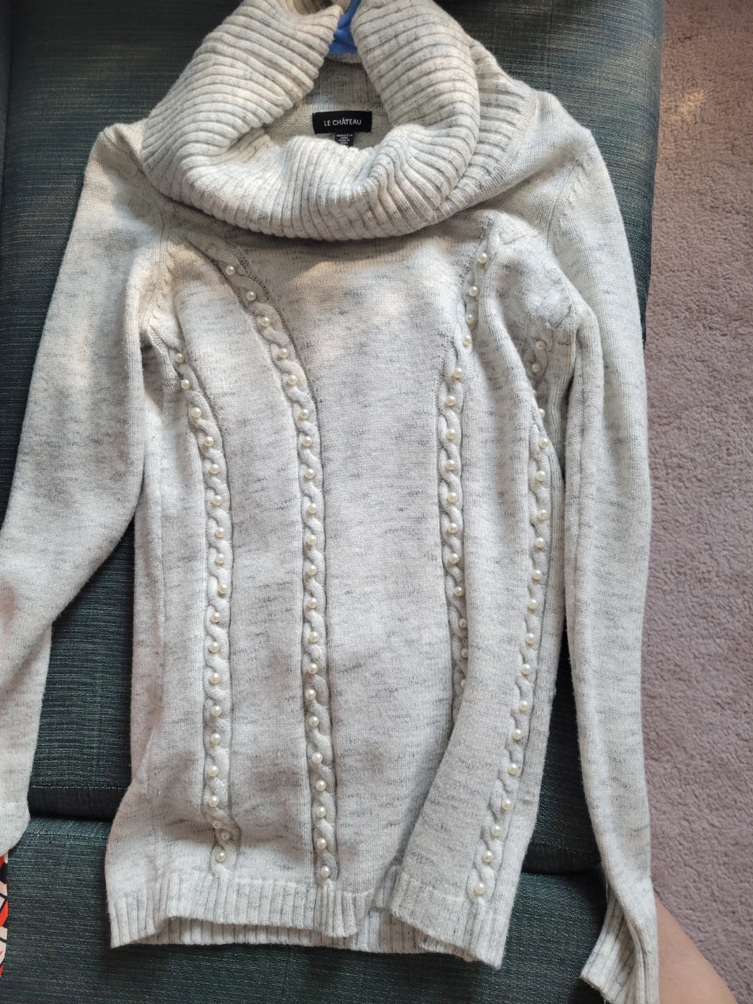 LE CHÂTEAU Grey Sweater with Pearls
