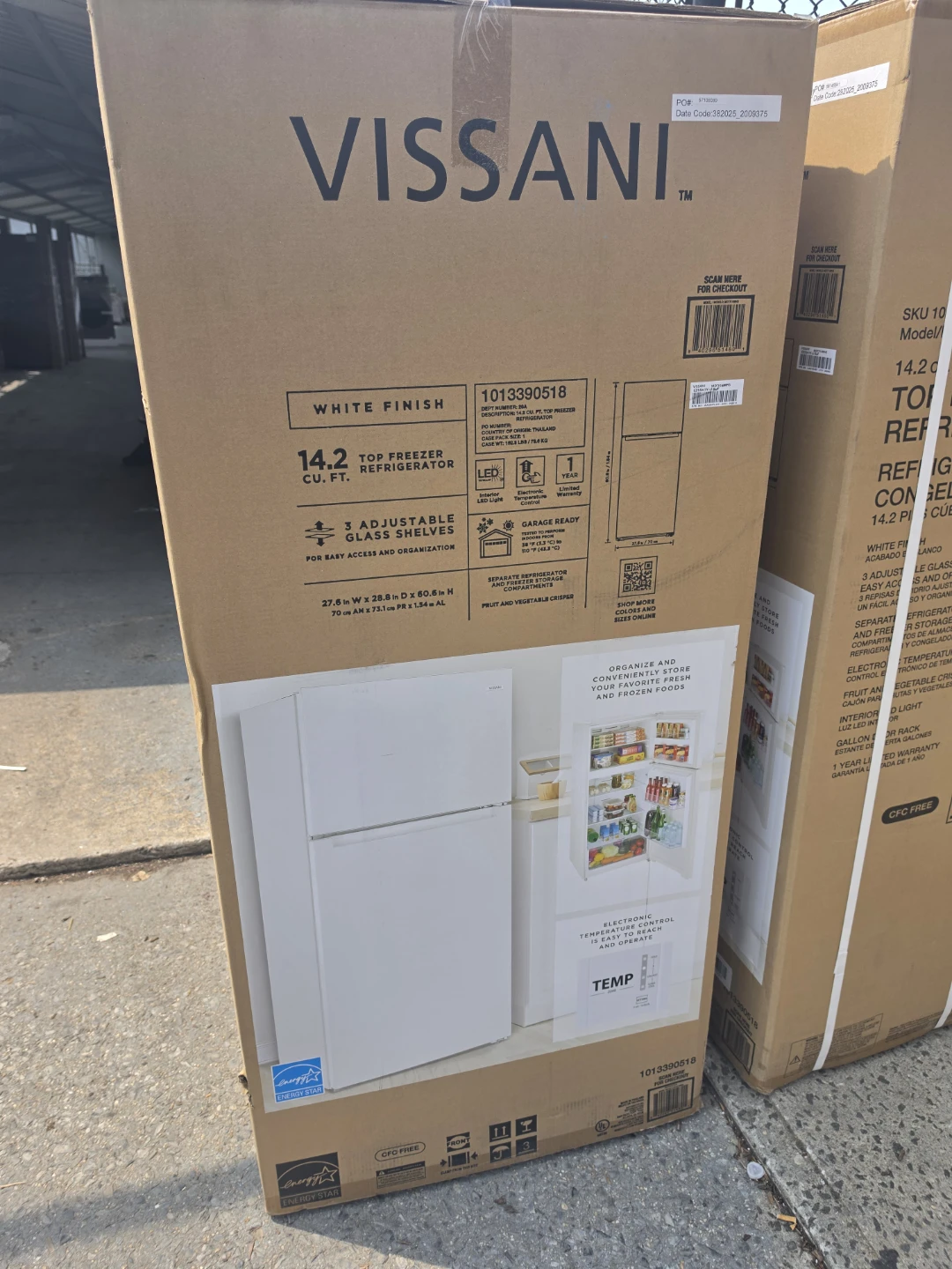 New 14 cu ft 28inw x 60in h Refrigerator