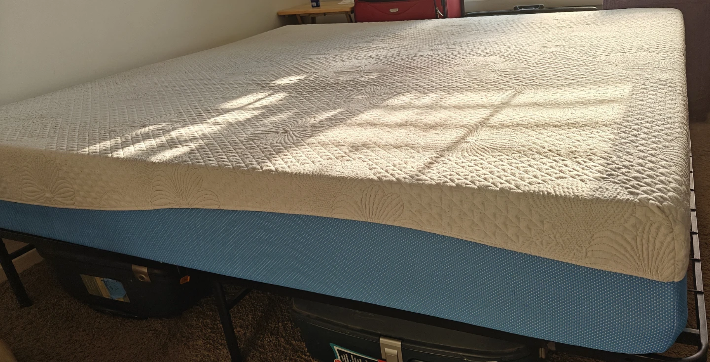 10 inch White King Size Mattress with cover - photo 2