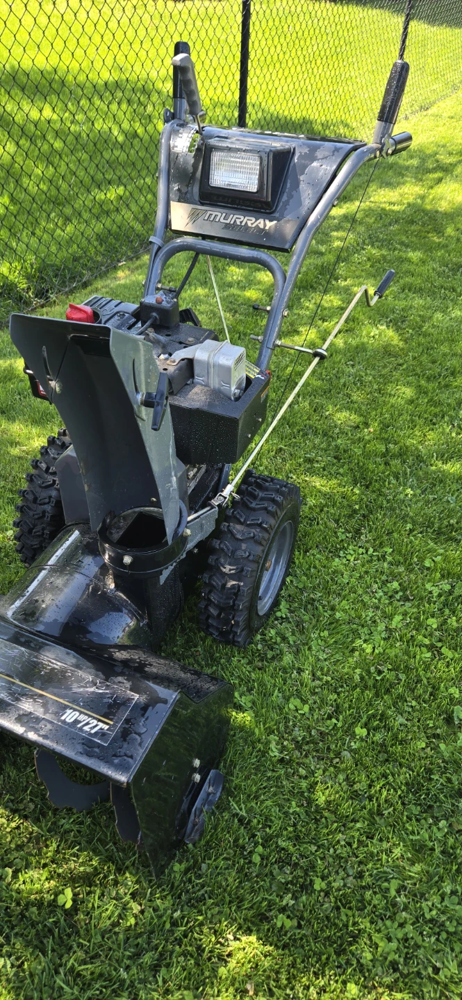 Murray Snowblower 27 inches - photo 3