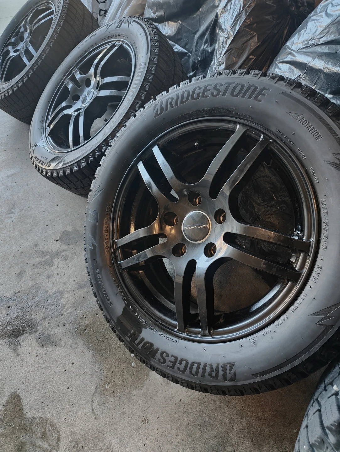 Set of 4 Bridgestone Winter Tires on Black Rims - photo 4
