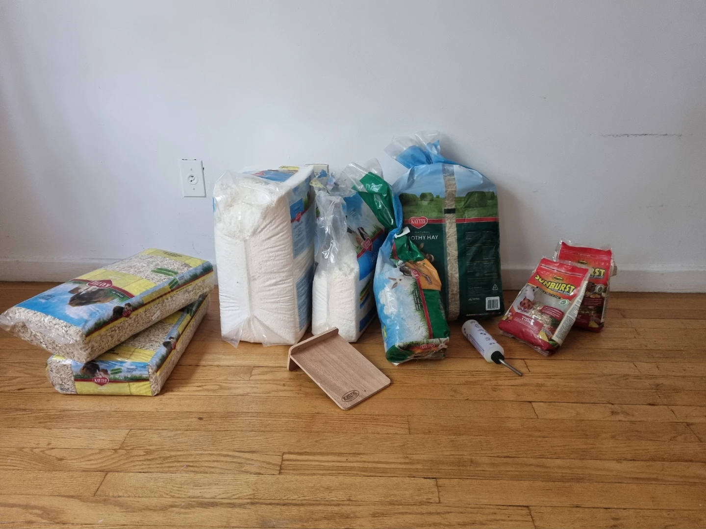 Small Pet (Gerbil/Hamster) Bedding and Food