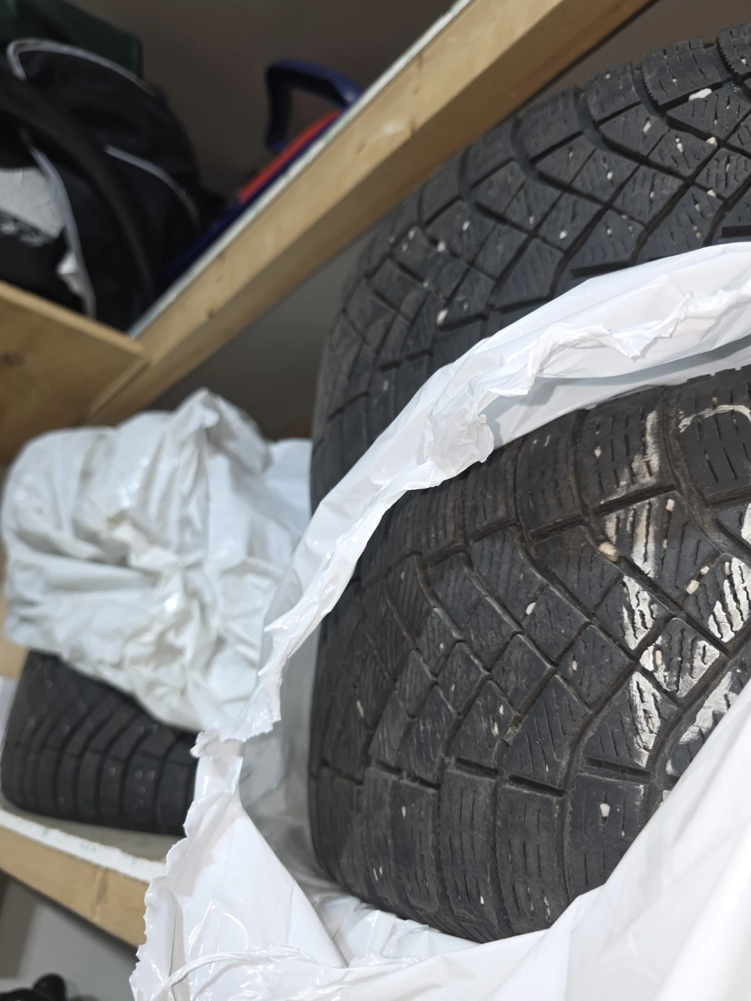 4 Pirelli Winter Tires 205/55 R16 - photo 4