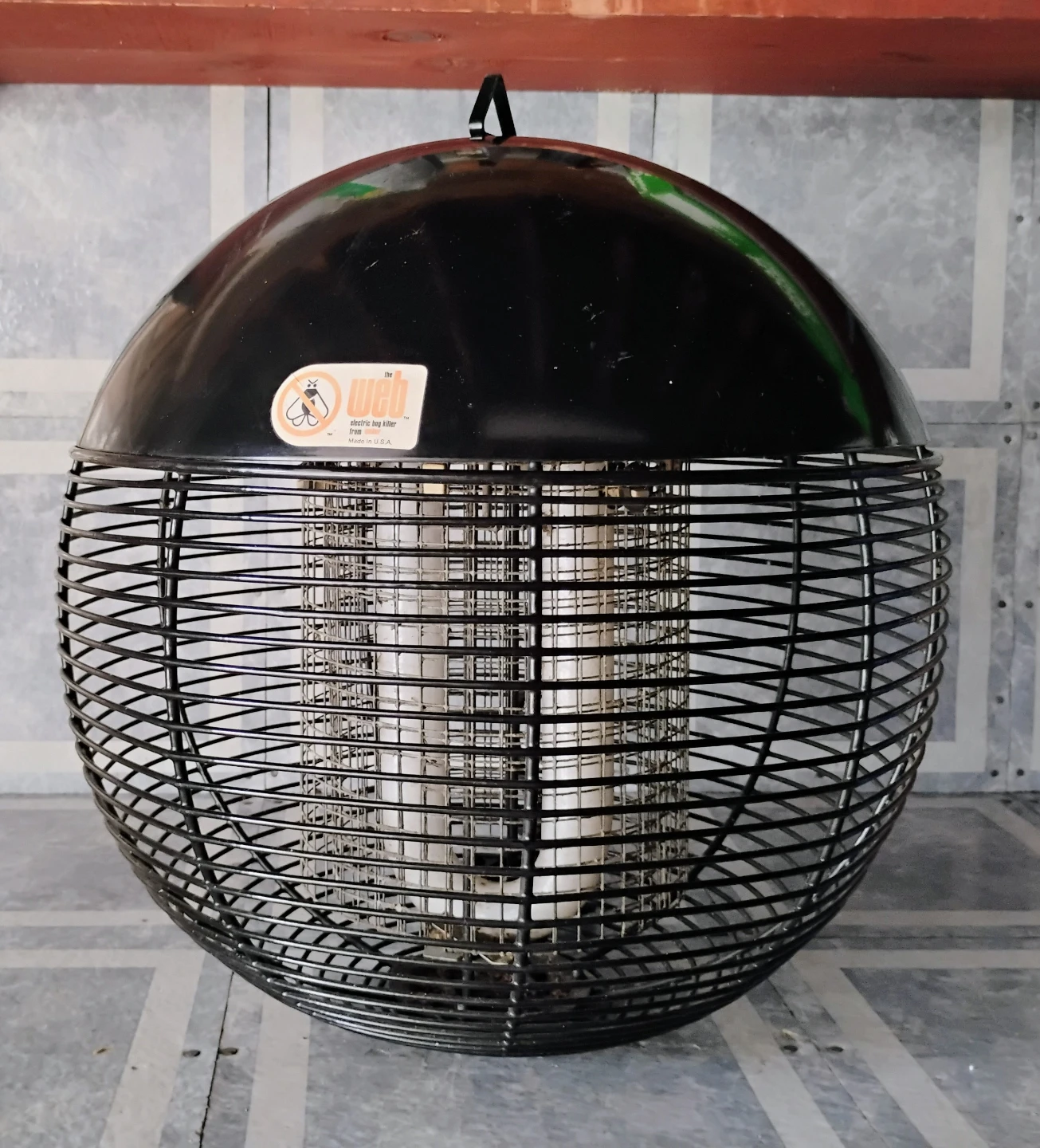 ELECTRIC BUG KILLER / INSECT ZAPPER (BY WEBER) - photo 2