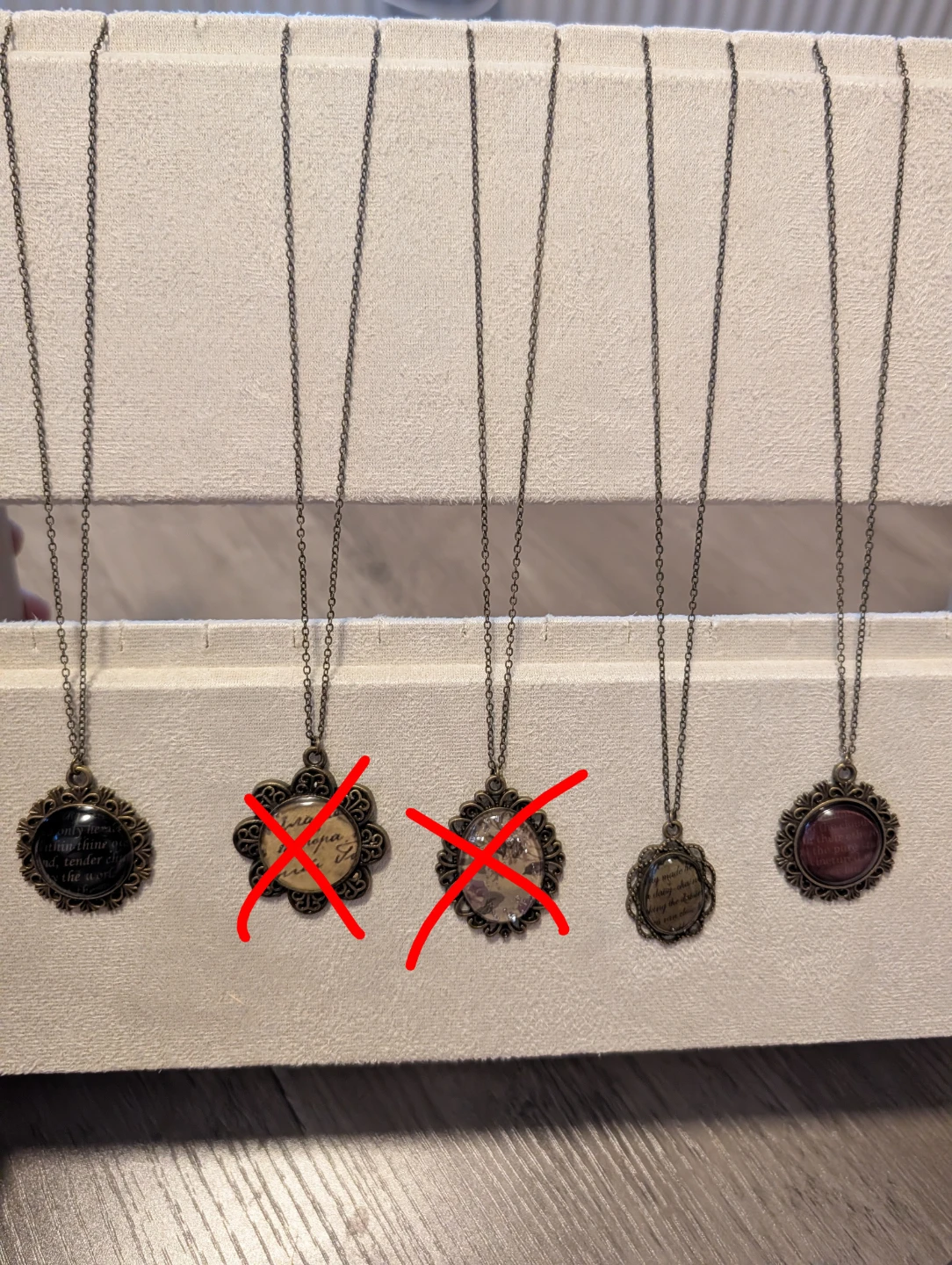 Vintage-style Necklace with Pendant