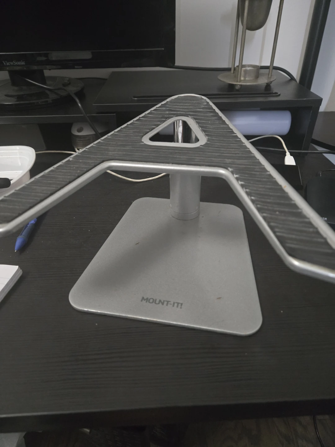 MOUNT-IT! Laptop Stand