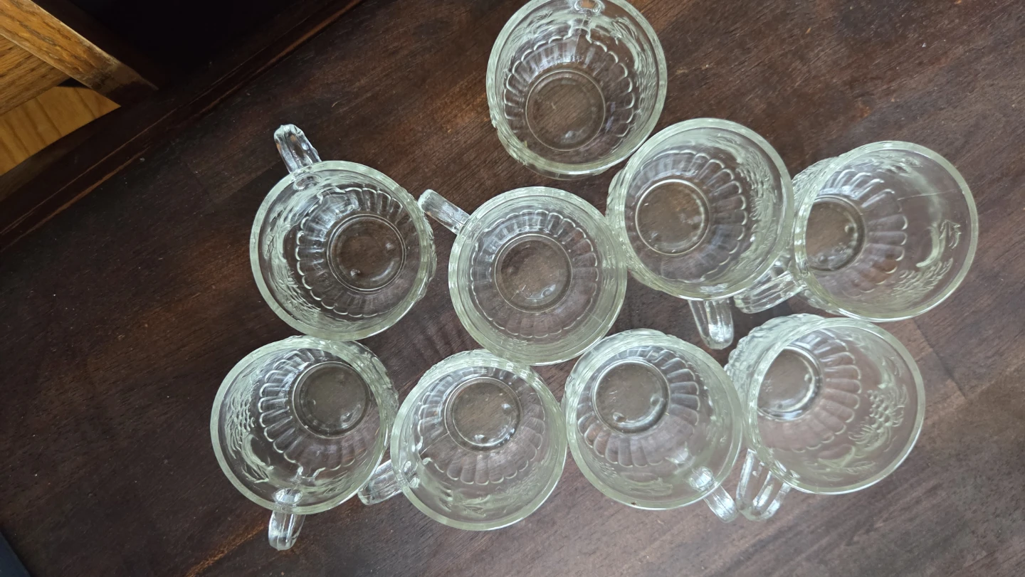 Set of 9 Clear Embossed Glass Cups - photo 4