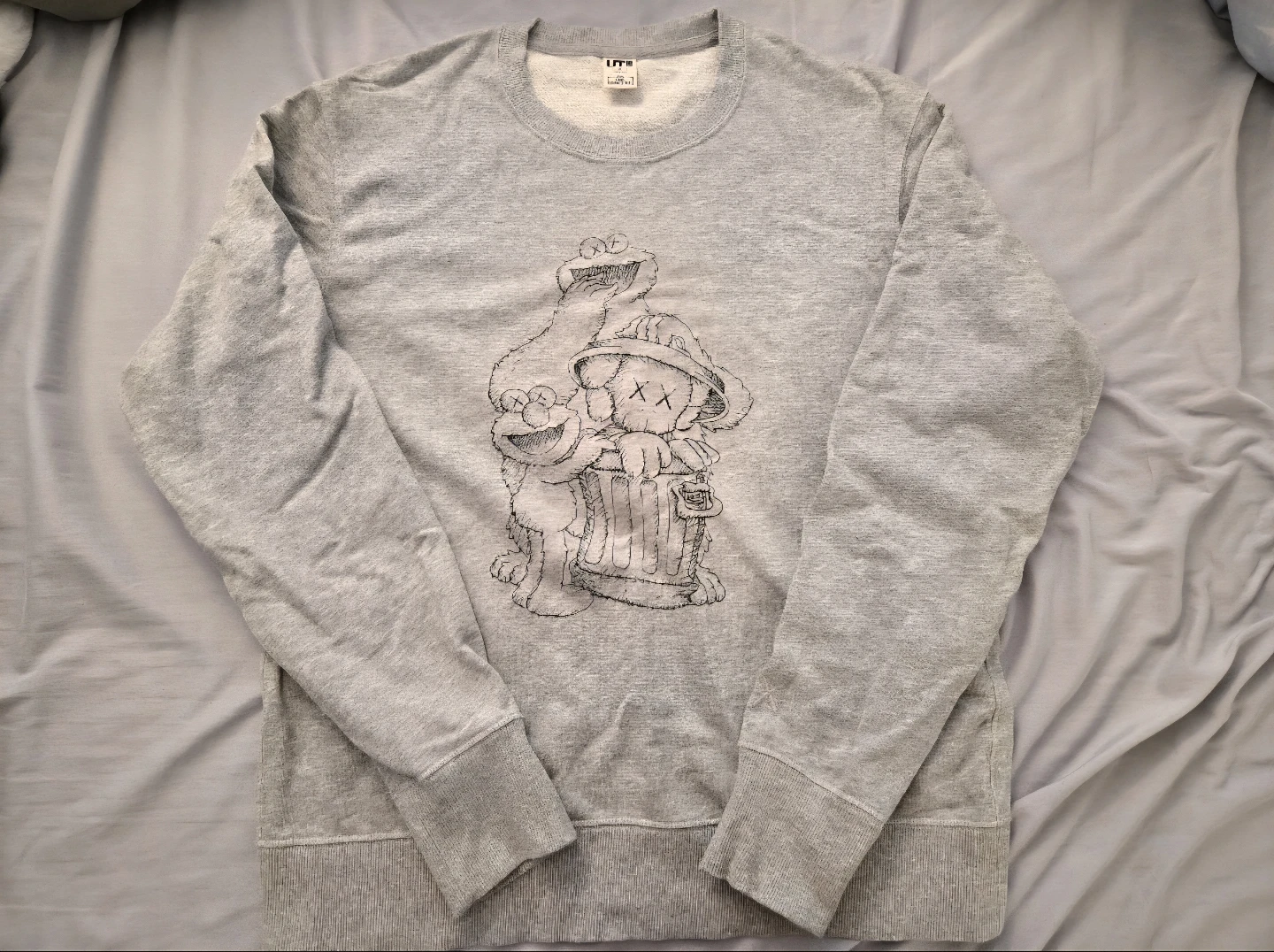 Uniqlo - Kaws Sesame Street - Men's Grey Sweater - Size M