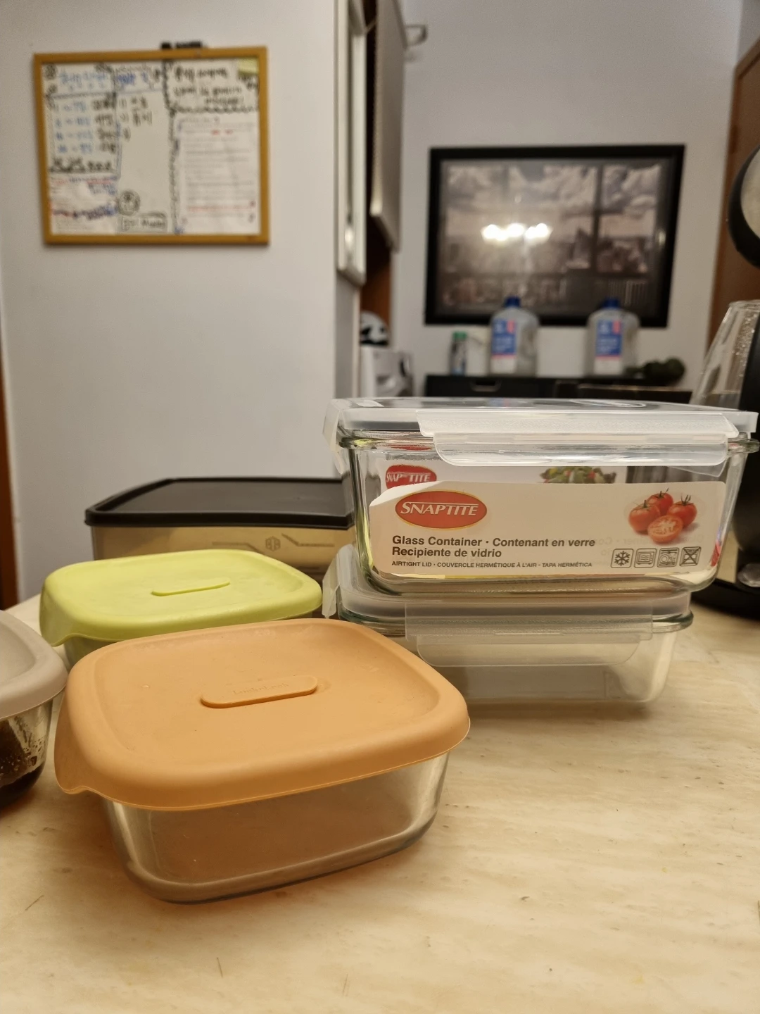 Glass storage container