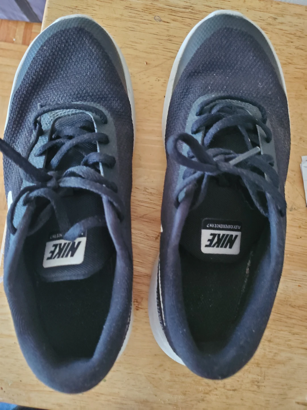 Nike Running Shoes size US 7 - photo 2