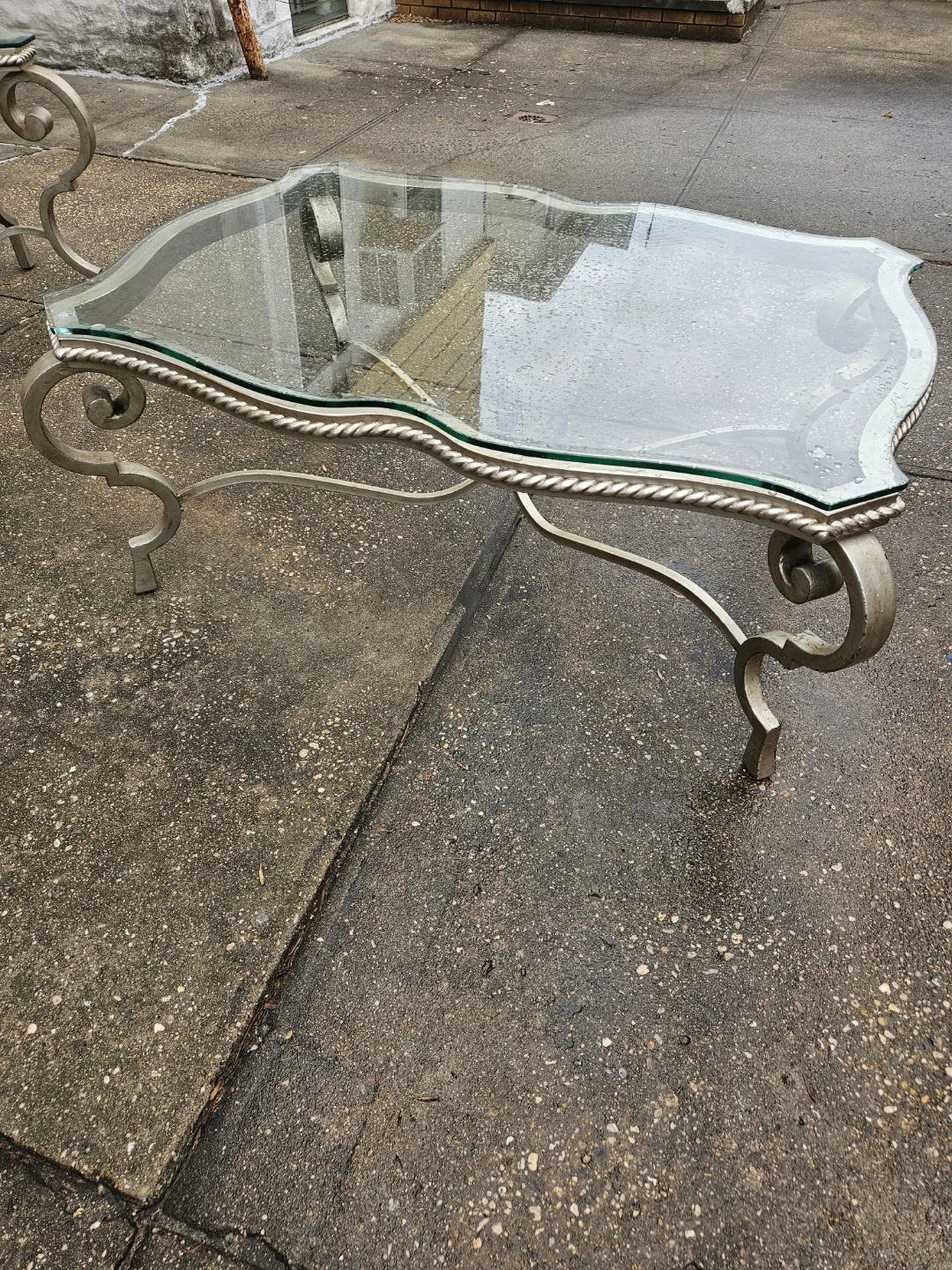 Beautiful iron and glasstop coffee table - photo 3