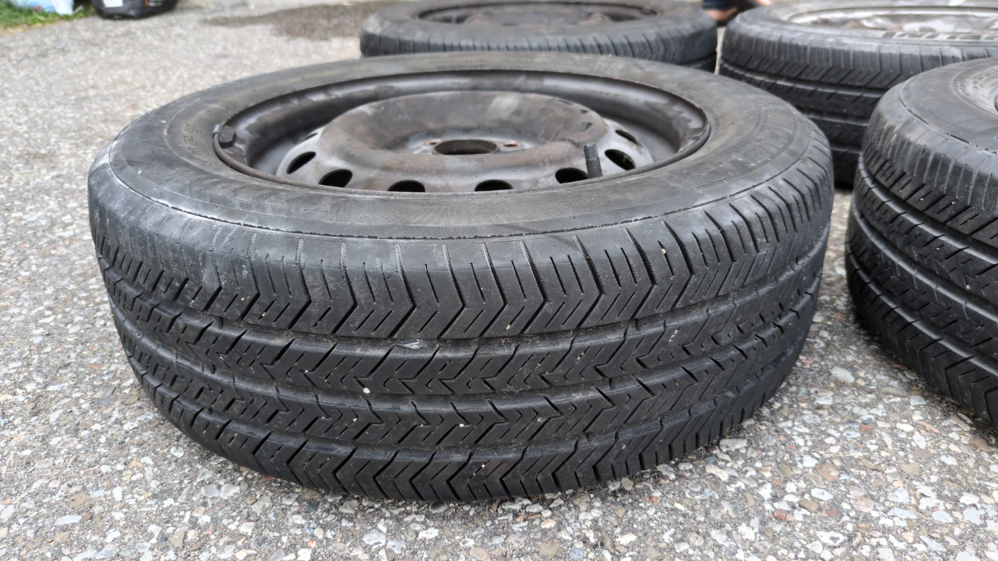 Set of 4 Michelin Tires - photo 2