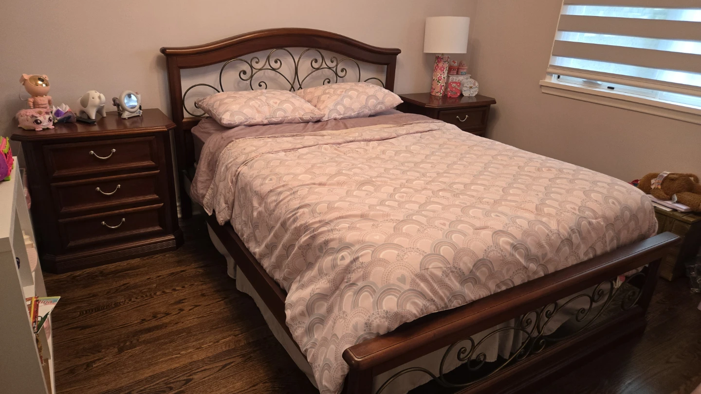 Queen Sized Wood and Wrought Iron Bed and 2 night stands - photo 2
