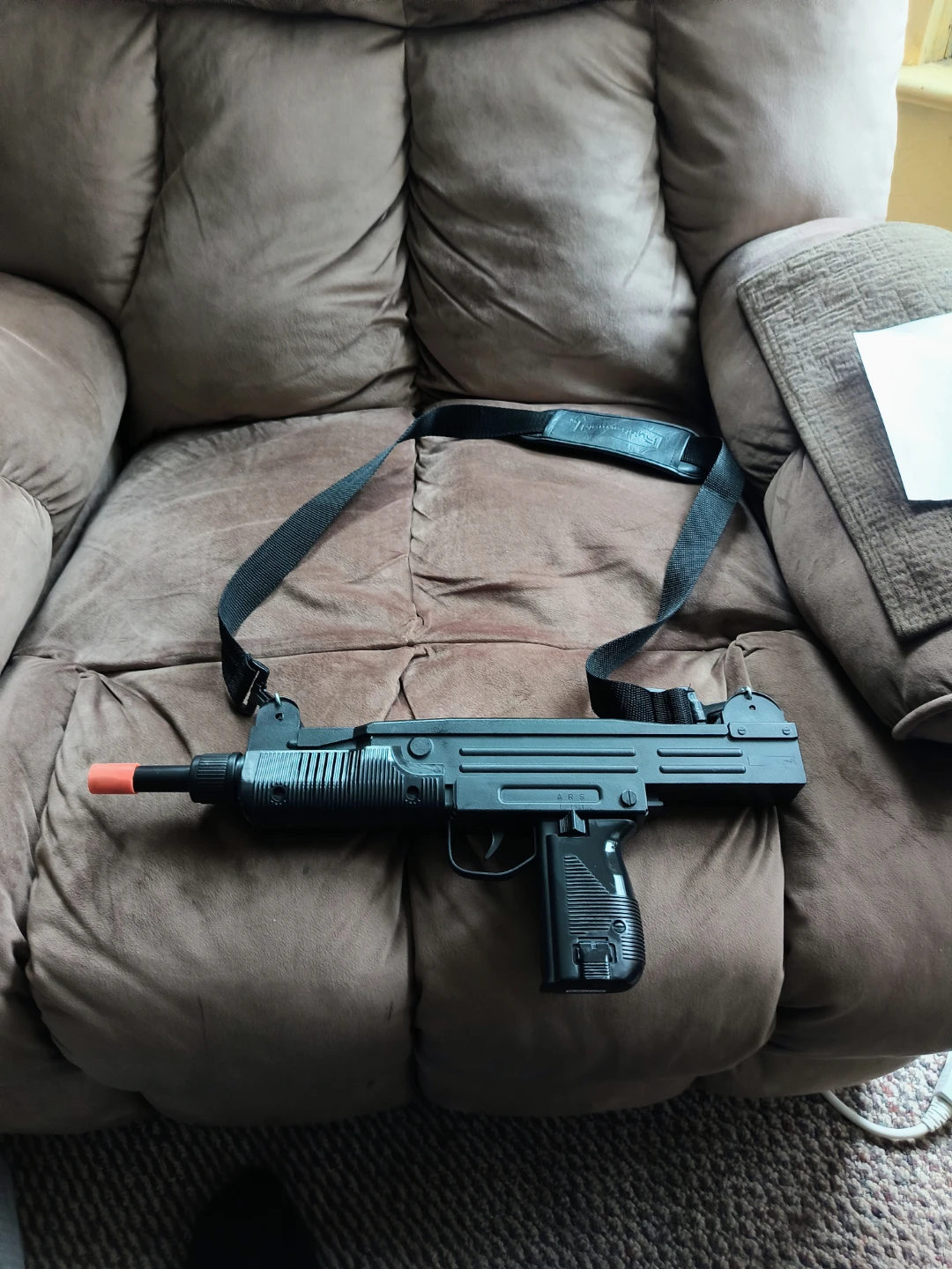 Toy UZI made of plastic 17 long x 6 1/2 x 1 1/2 - photo 2