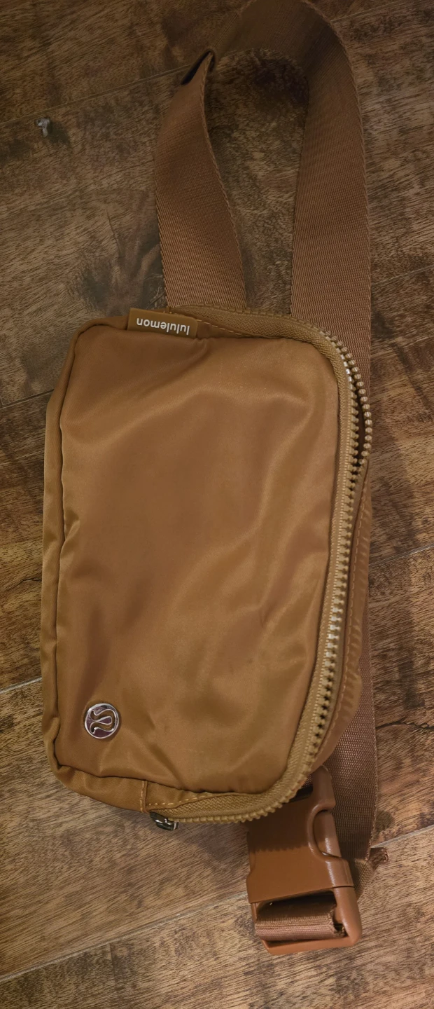 Lululemon Everywhere Belt Bag