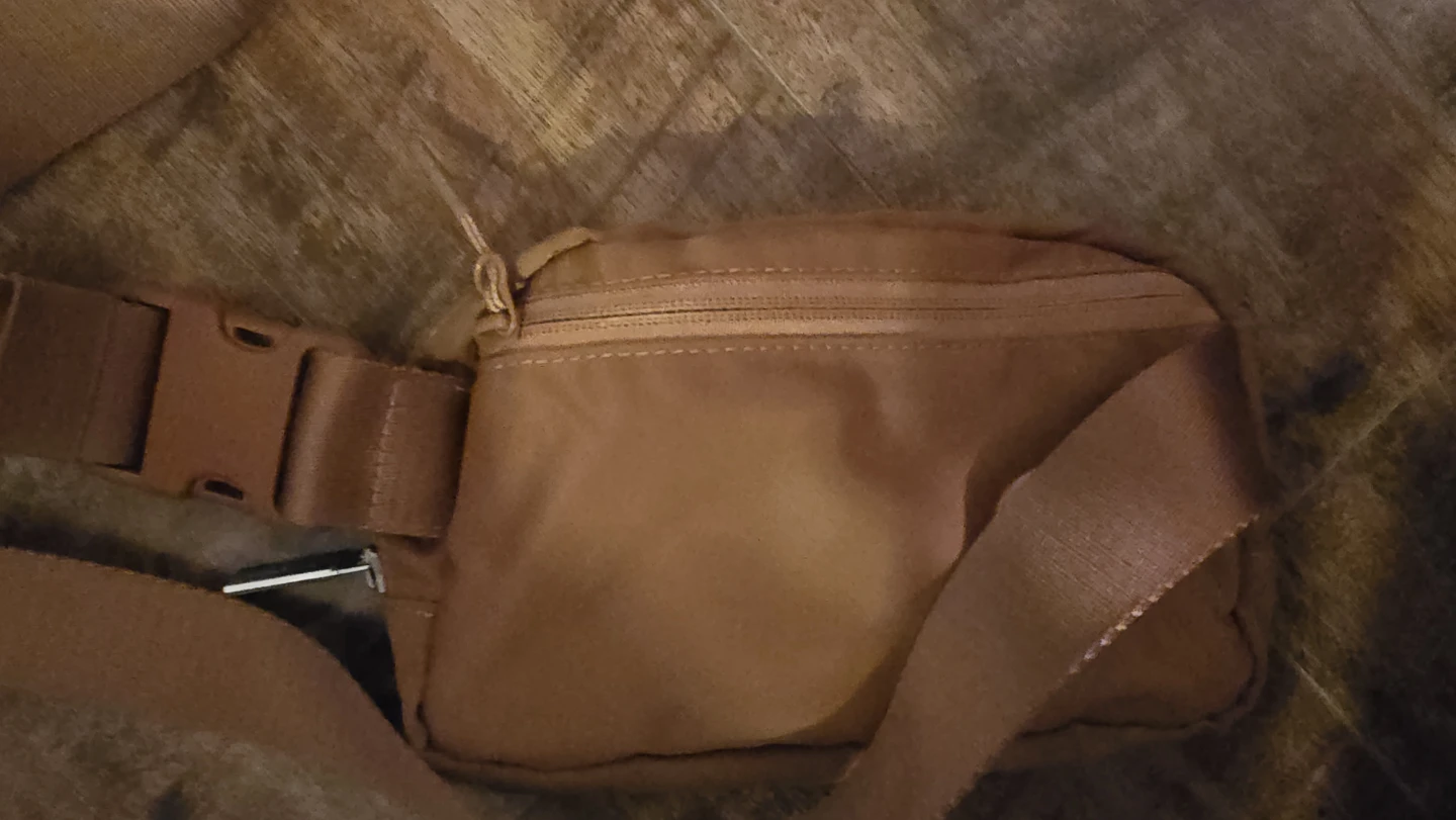 Lululemon Everywhere Belt Bag - photo 2