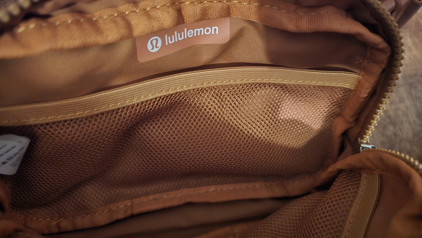 Lululemon Everywhere Belt Bag - photo 3