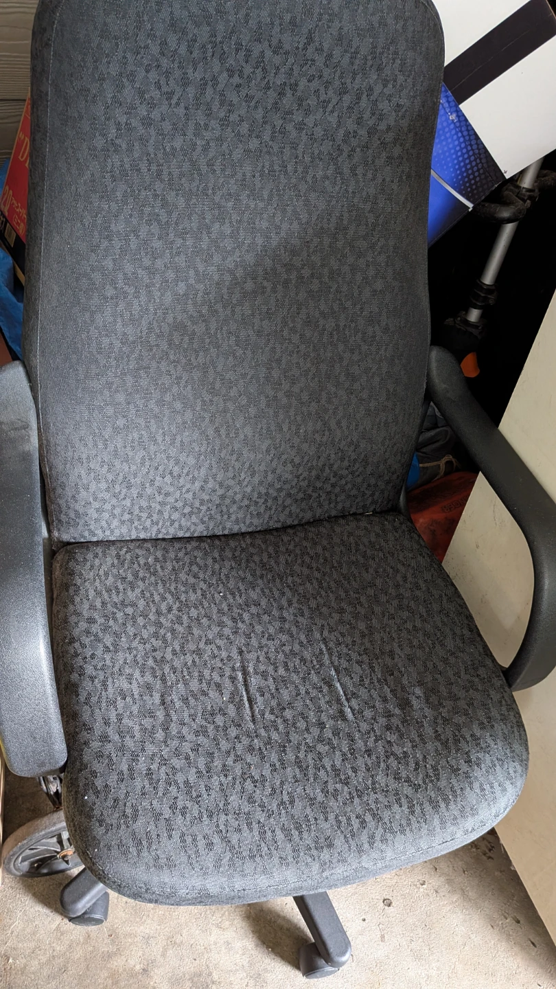 Black office chair
