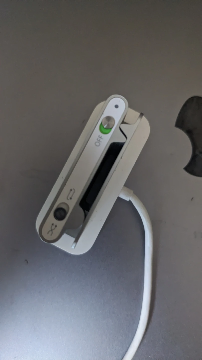Apple iPod Shuffle Dock and Clip - photo 3